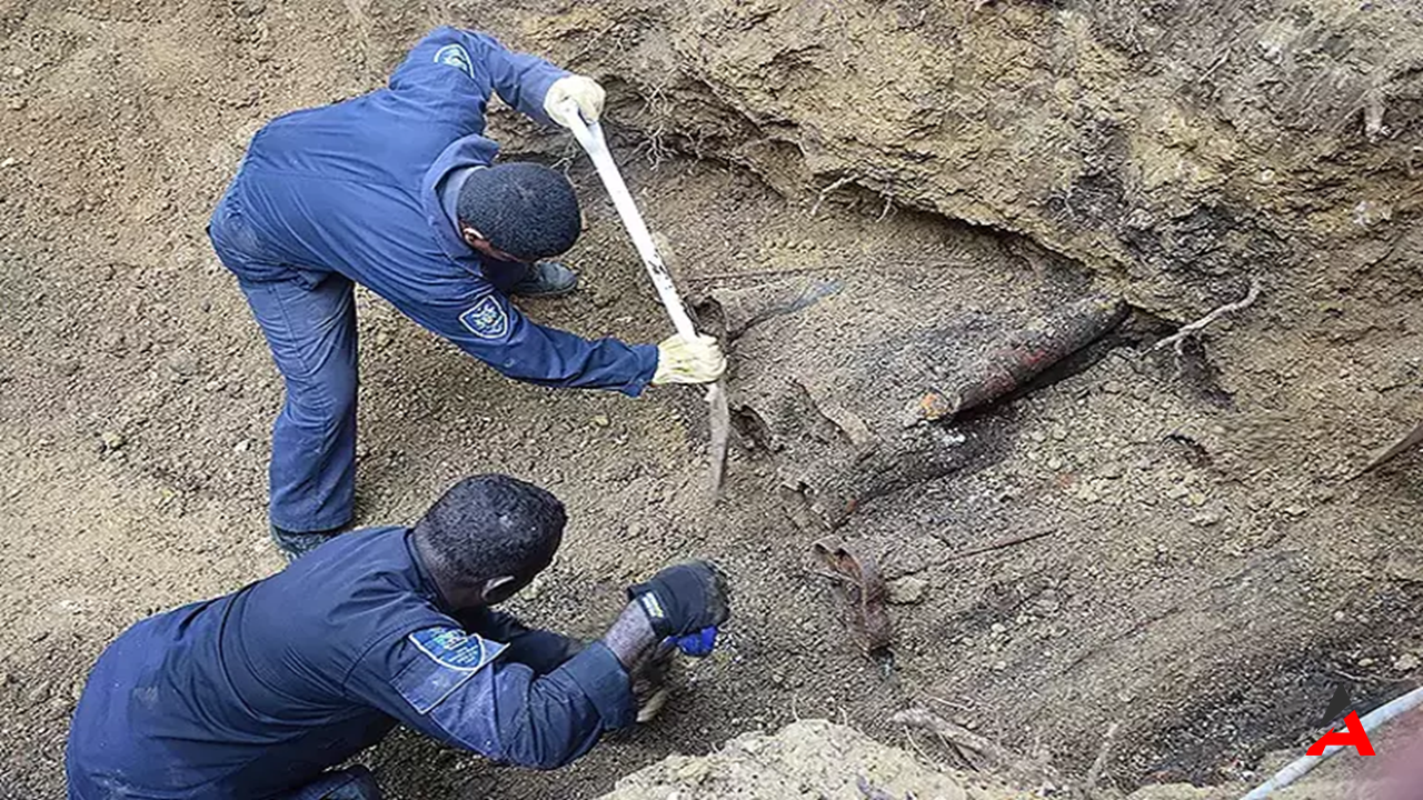 Okul Bahçesinde Sürpriz Keşif Ii. Dünya Savaşı'ndan 202 Top Mermisi Bulundu!1