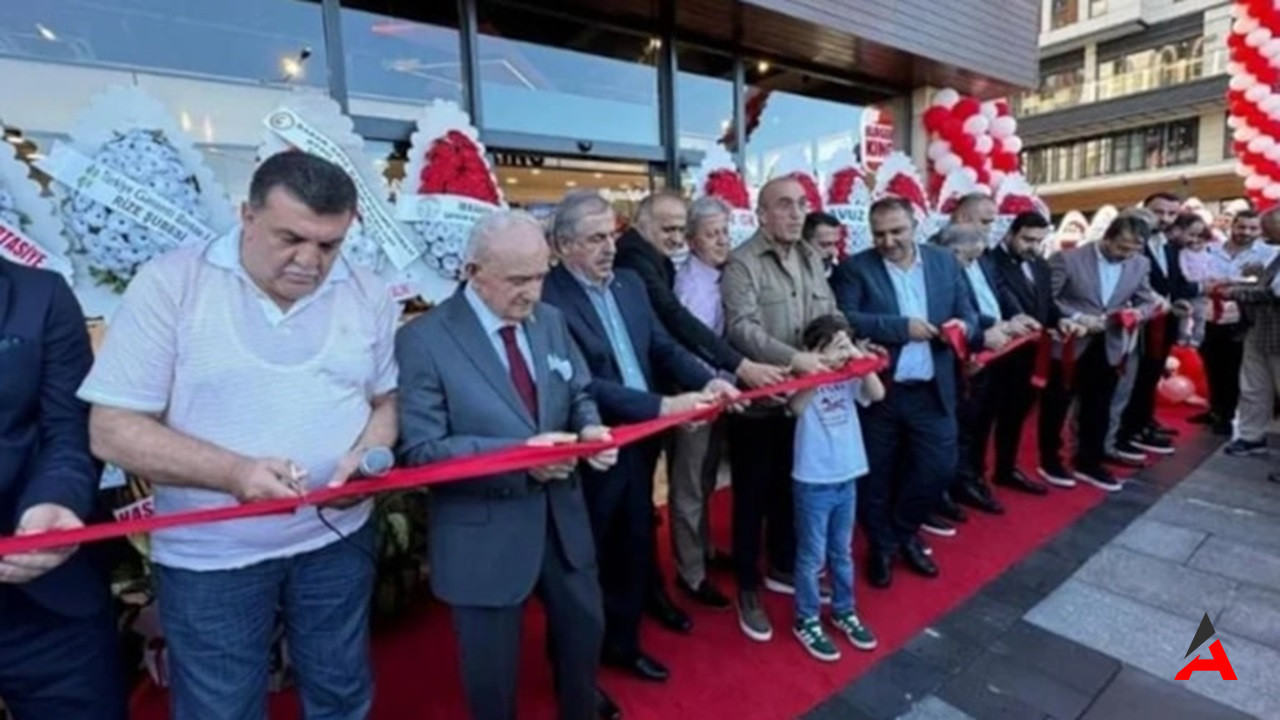 AKP’de Burger King Krizi: Boykot Çağrısına Rağmen Açılışa Katılan Başkanlar Disipline Sevk Edildi!