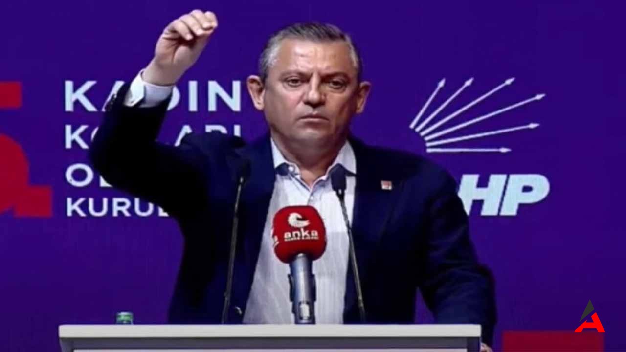 Özgür Özel’den Kongrede Sert Müdahale: “Erkekleri Dışarı Alın!”