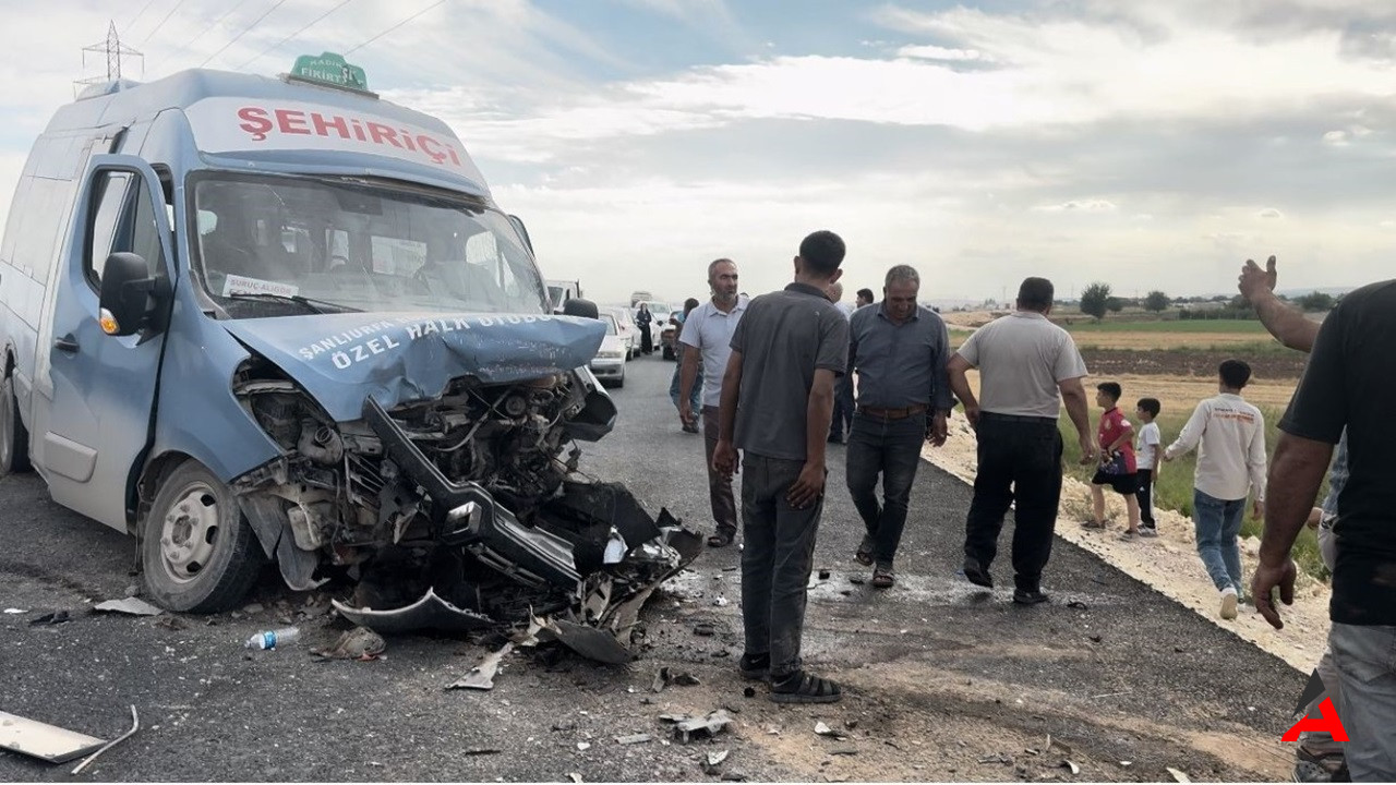 Şanlıurfa Suruç’ta Düğün Yolunda Facia: Minibüsle Çarpışan Araçta 1 Ölü, 6 Yaralı!