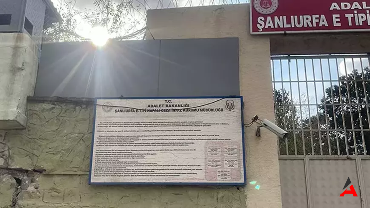 Şanlıurfa’daki Eski Cezaevi Yıkılıyor: Millet Bahçesi’ne Dönüştürülüyor