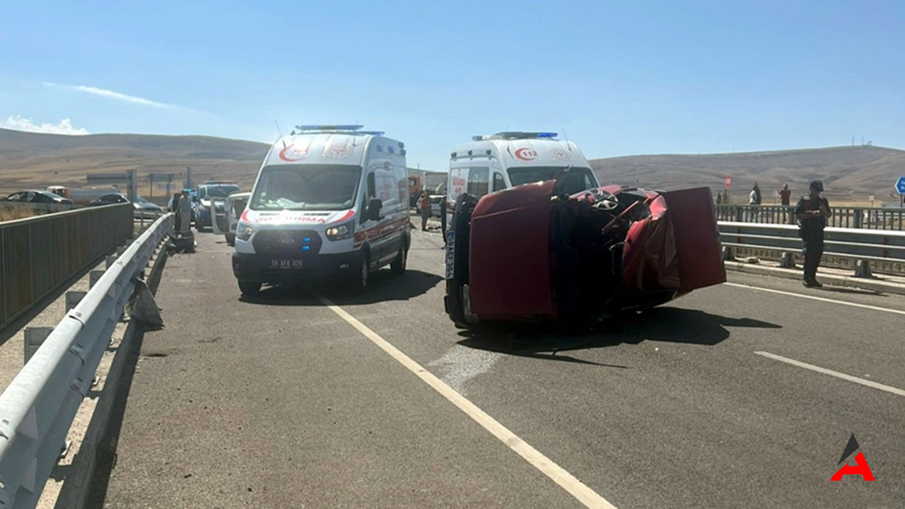 Sivas’ta Zincirleme Trafik Kazası: Dokuz Kişi Yaralandı, Soruşturma Başlatıldı